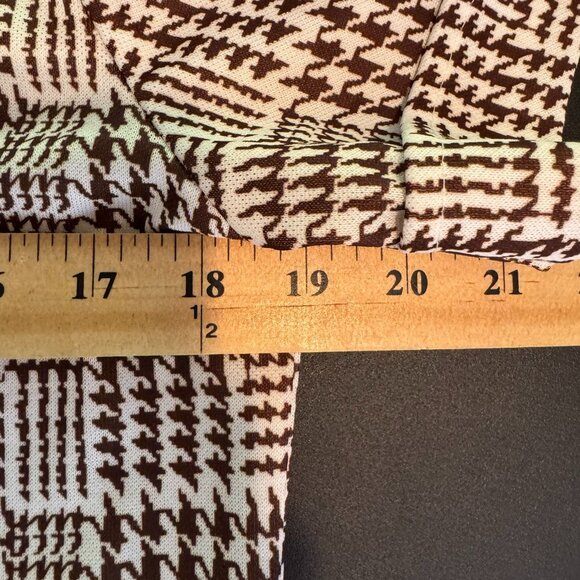 Vintage 70s Women's Brown Houndstooth Print Short Sleeve Polyester Blouse, Small - Picture 4 of 5